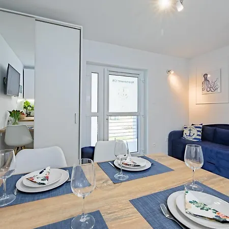 דירה 3b Niebieskie Z Basenem Krytym, Odkrytym, Sala Zabaw, Animacjami פודאובי